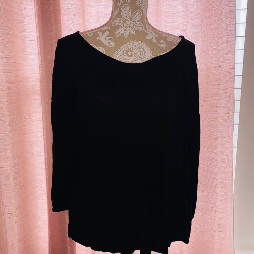 Super cute black top